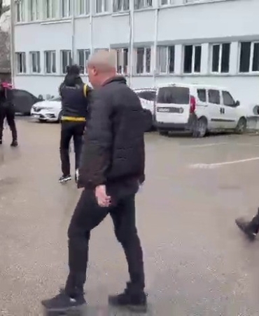 Bursa’da kan donduran cinayet anı kameraya yansımıştı... 280 saat kamera izleyip cinayeti çözdüler