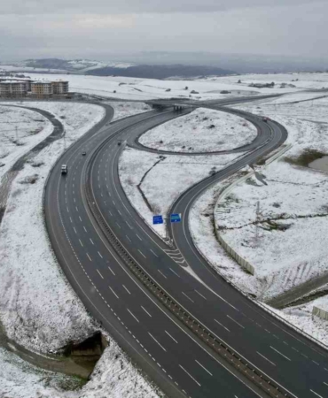 İstanbul’un yüksek kesimlerinde kar etkili oldu