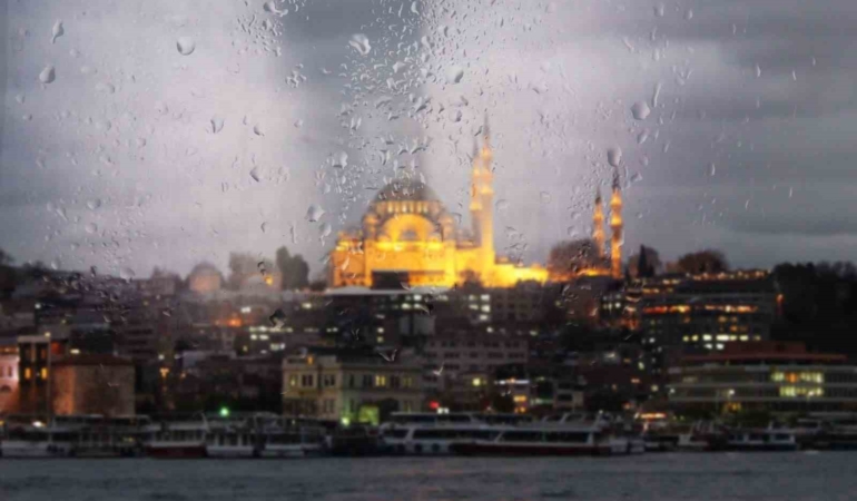 AKOM’dan İstanbul için fırtına ve kar yağışı uyarısı
