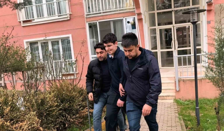 Bursa’da öfkeli genç ablasını bıçakla rehin aldı