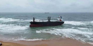 Kastamonu açıklarında vurulan ve Sarıyer’de karaya oturan gemi havadan görüntülendi