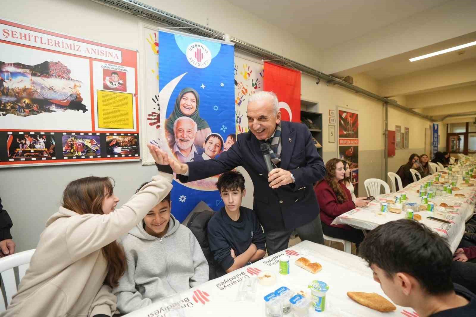 Ramazan coşkusu Ümraniye’nin dört bir yanında yaşanıyor