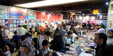 "Sakarya Çocuk Edebiyatı Fuarı" hafta sonu yoğun ilgi gördü