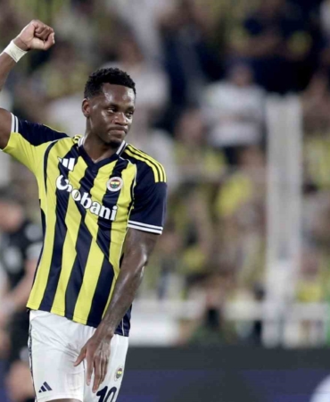 Jhon Duran, kiralık olarak Zenit’te