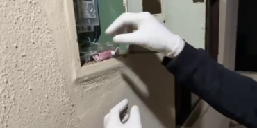 Otomobil ve elektrik panosuna zulalanan uyuşturucuları polis buldu: 3 tutuklama