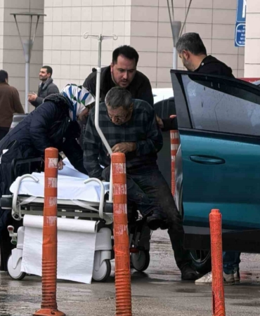 Çatıdan düşen adam yaralandı