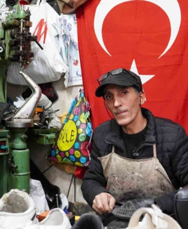 40 yıldır ayakkabıları yeniliyor