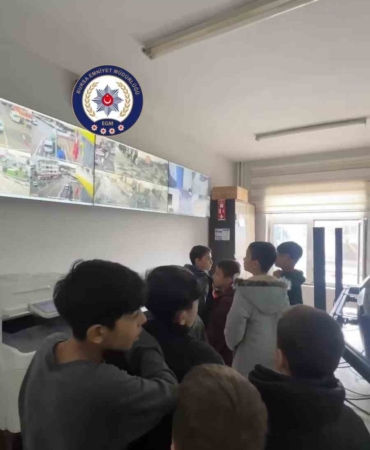 Bursa’da polisten çocuklara yönelik sosyal farkındalık etkinliği