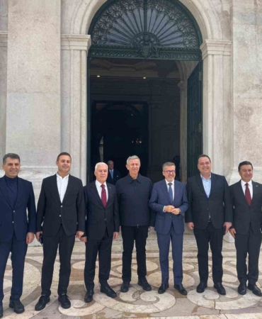 Başkan Bozbey Avrupa’da tarihi kent modelini inceledi