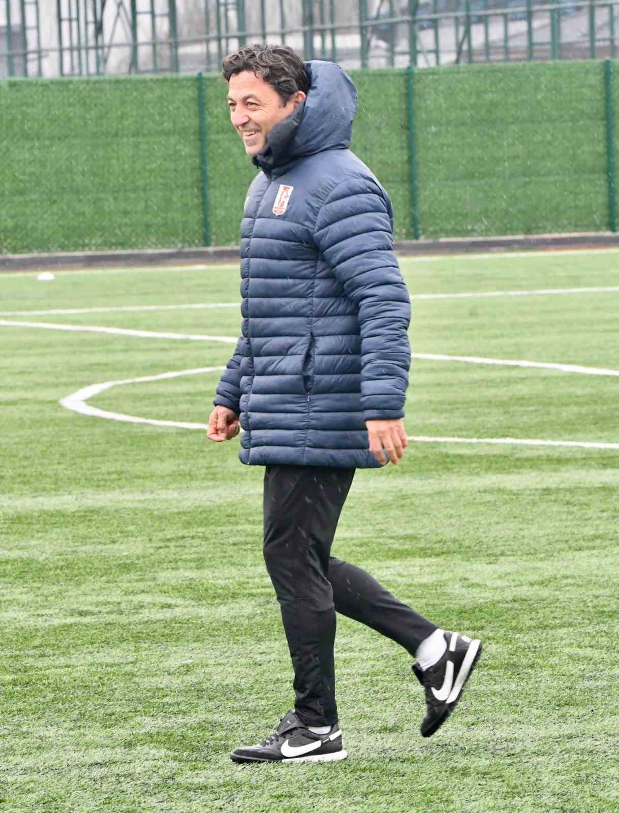 Balıkesirspor Teknik Direktörü Zafer Uysal: "Sahadaki iyi mücadelemiz skora yansımadı"