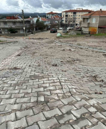 Ayvacık’ta aşırı yağışlara dayanamayan istinat duvarı çöktü