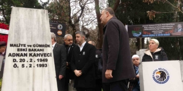 Adnan Kahveci ölümünün 33’üncü yılında kabri başında anıldı