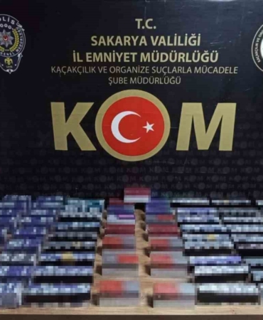 İstanbul’dan getirdikleri 16 bin elektronik sigarayla Sakarya’da yakalandılar