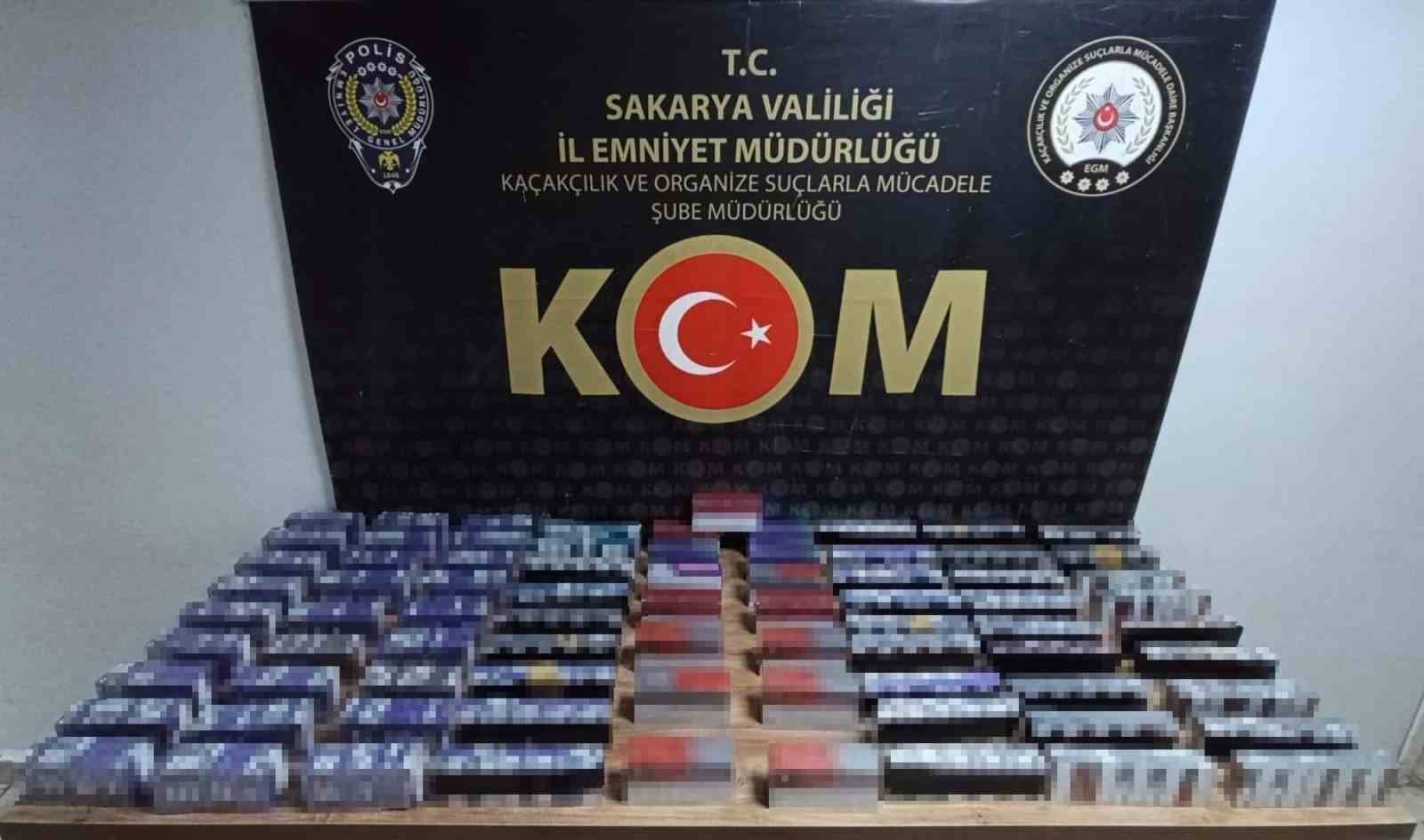 İstanbul’dan getirdikleri 16 bin elektronik sigarayla Sakarya’da yakalandılar