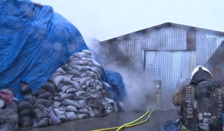 Eyüpsultan’da 3 iş yerinde yangın