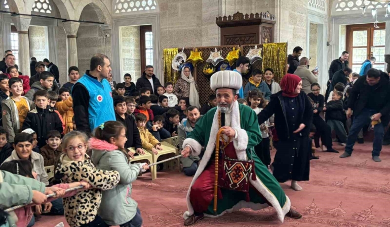 Babaeski’de çocuklar Nasreddin Hoca ile buluştu