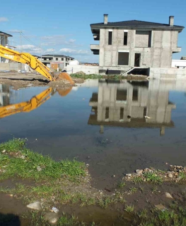 Burhaniye’ de çevre felaketi yaşanıyor