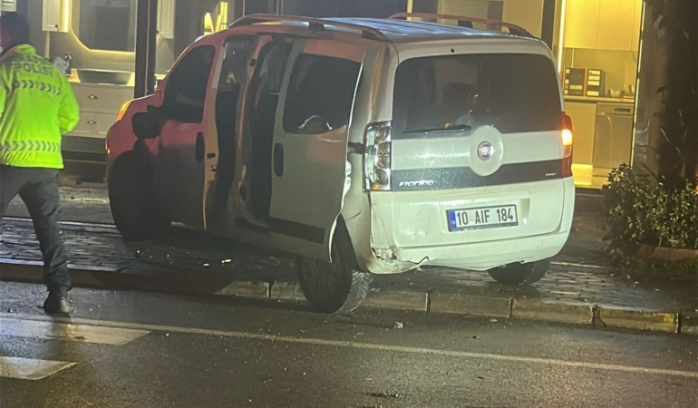 Alkollü kadın sürücü tutuklandı, 2 kız çocuğu yetim kaldı