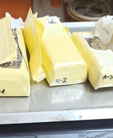 Türkiye’ye sokulmak istenen 11 kilo 180 gram kokain ve 5 kilo altın sınırda yakalandı