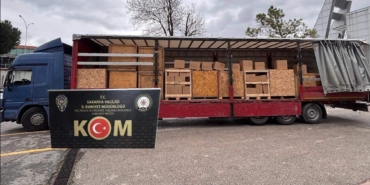 Otoyolda durdurulan tırdan 3 milyon 600 adet boş makaron yakalandı