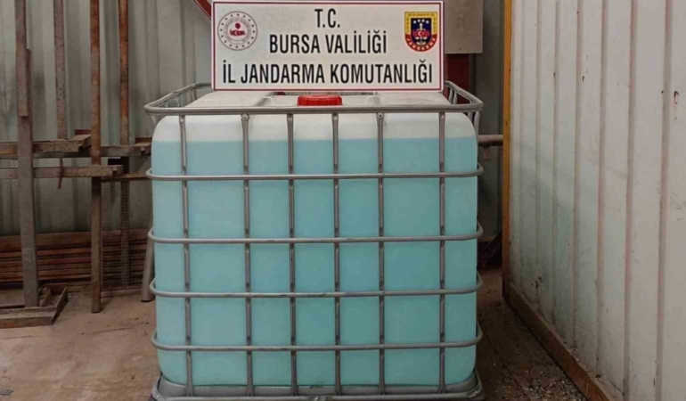 Bursa’da yer altına gizlenmiş kaçak alkol fabrikası çökertildi
