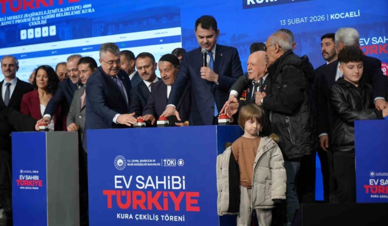 Kocaeli’de 10 bin 340 sosyal konutun kura çekimi Bakan Kurum’un katılımıyla yapıldı