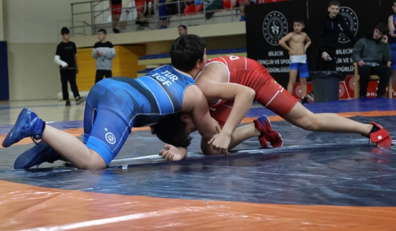 Bilecik’te Küçükler Serbest Stil Güreş İl Seçmesi tamamlandı