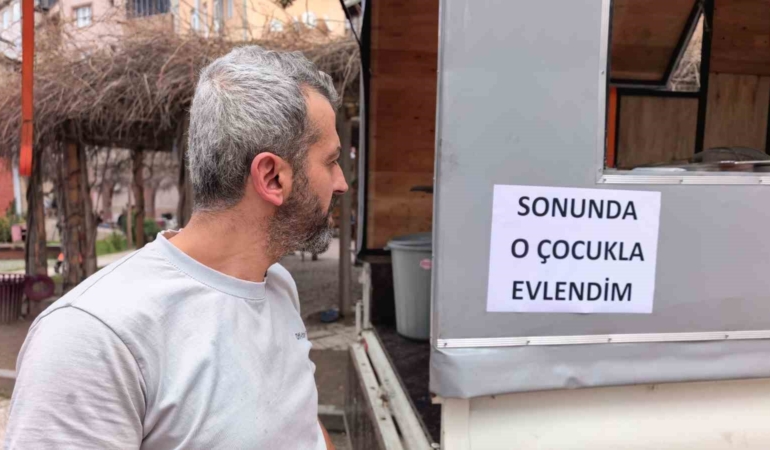 Bursa’da istediği ile evlenen kadın lokma dağıttı