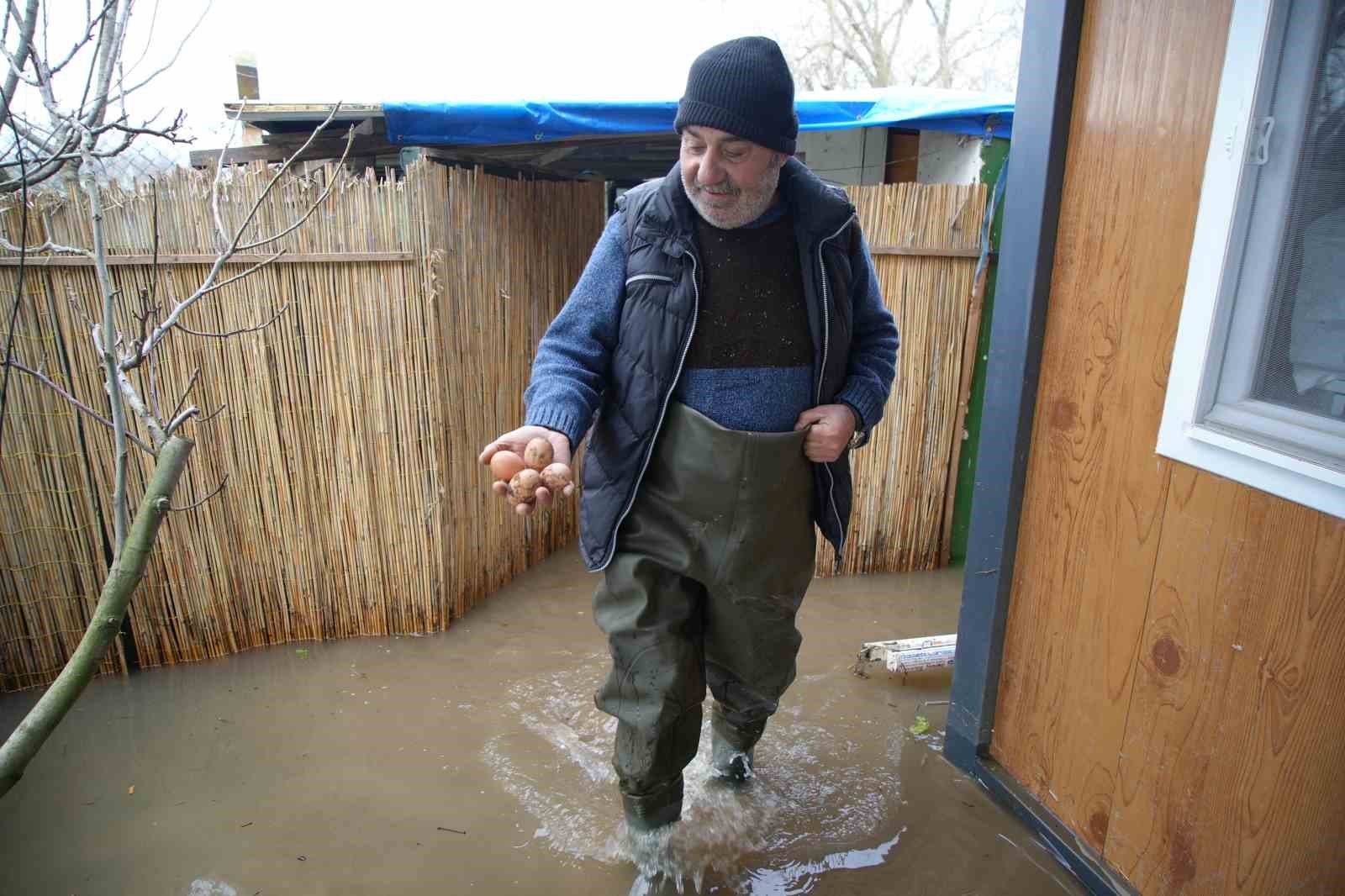 Meriç Nehri’nde su seviyesi normale döndü, evlerdeki hasar ortaya çıktı