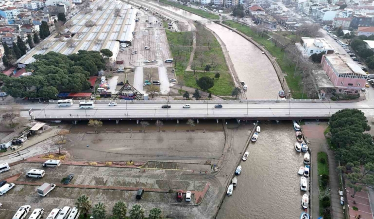 Çanakkale’de taşkın yaşanan Sarıçay normale döndü