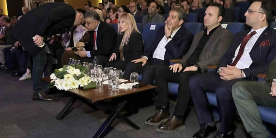 Esenler’de "5. Radyonun Yıldızları" ödülleri sahiplerini buldu