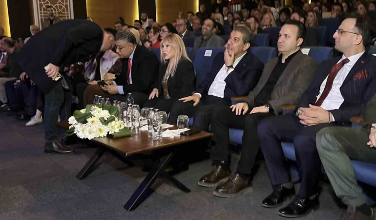 Esenler’de "5. Radyonun Yıldızları" ödülleri sahiplerini buldu