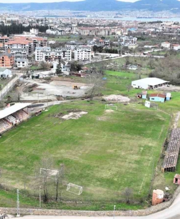 Gölcük’te yeni spor kompleksinin inşaat çalışmalarına başlandı