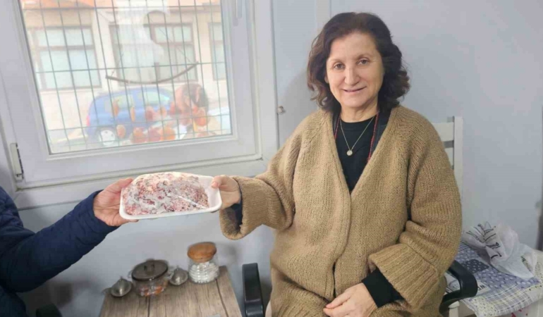 Bandırma’da Ramazan öncesi 40 aileye kıyma desteği