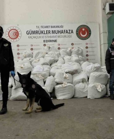 Kapıkule’de rekor yakalama, yaklaşık 1 ton esrar ele geçirildi