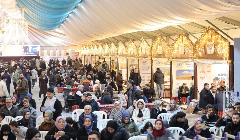Sultangazi’de Ramazan’ın ilk günü coşkuyla karşılandı