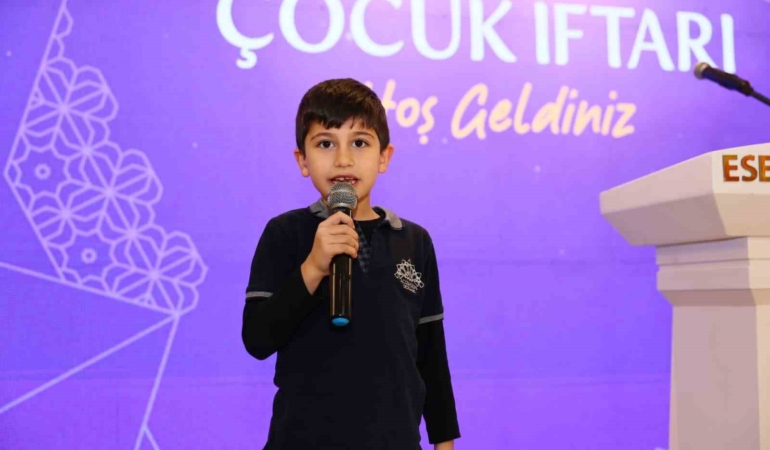 Esenler’de, 500 çocuk ilk oruç heyecanını aynı sofrada paylaştı