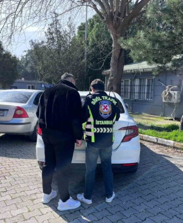 Esenyurt’ta yol verme tartışmasında araçtan inen sürücü ve yolcuya para cezası