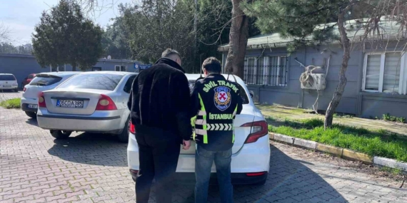 Esenyurt’ta yol verme tartışmasında araçtan inen sürücü ve yolcuya para cezası