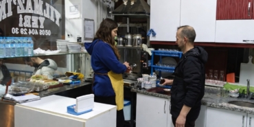 Bu kahvehaneye kadın eli değdi, müşteriler memnun