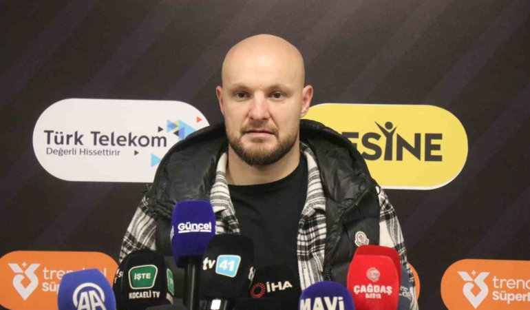 Gökhan Değirmenci: "Penaltı gibi gözüküyor, maalesef verilmedi"