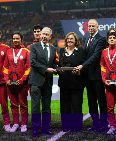 Trendyol Süper Lig: Galatasaray: 1 - Eyüpspor: 0 (Maç devam ediyor)