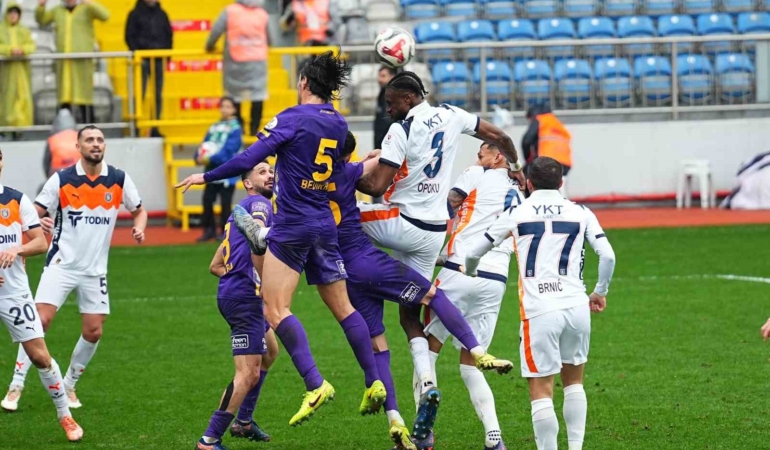 Trendyol Süper Lig: Eyüpspor: 1 - RAMS Başakşehir: 2 (Maç Sonucu)