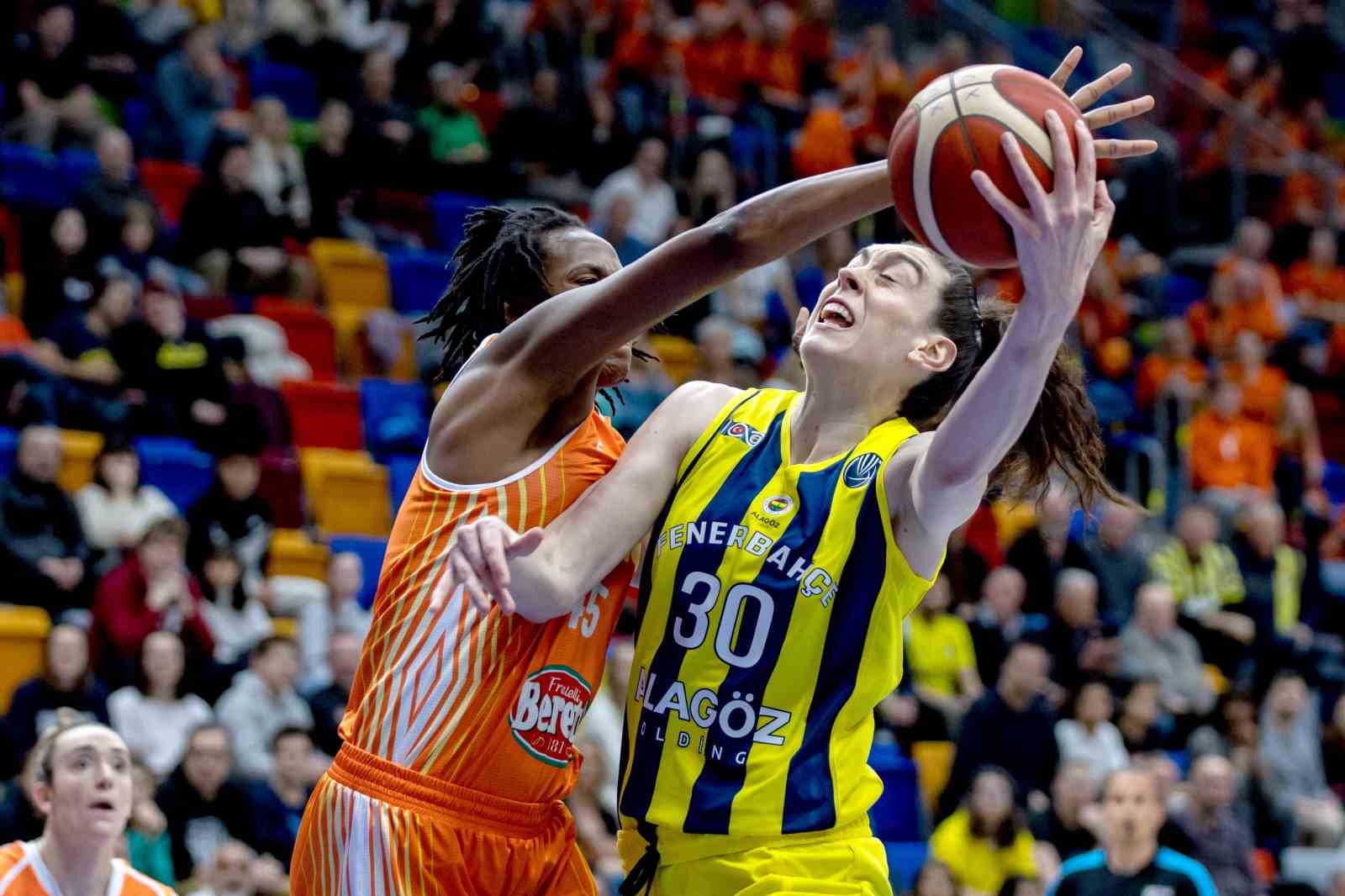 Breanna Stewart yeniden Fenerbahçe’de