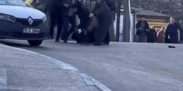 Trafikte tekme tokat yol verme kavgası