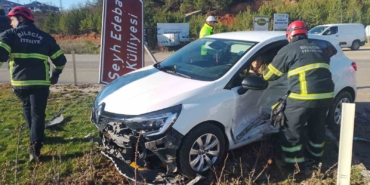Pelitözü kavşağında trafik kazası; 3 yaralı