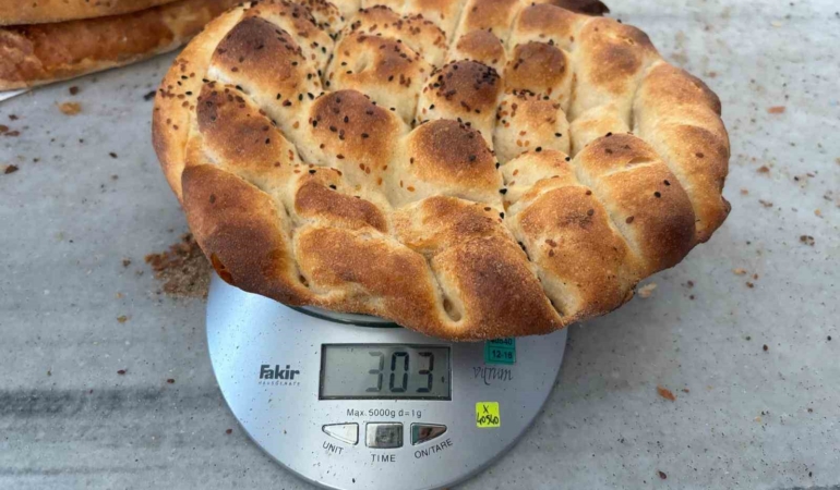 Bilecik’te gramajı düşük pide satanlara zabıta engeli