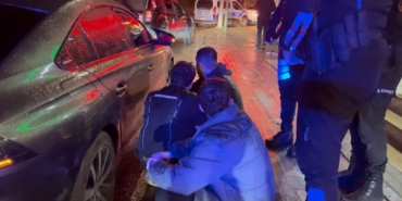 Alkolsüz sürücüsü, Yunus ekiplerini görünce gaza bastı: Polisin üzerine sürüp kaçtı, "Panik yaptım" dedi