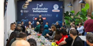 Karadeniz’e karşı radyo buluşması: Arnavutköy’de mikrofonlar aynı masada