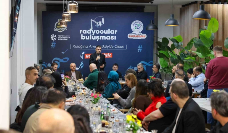 Karadeniz’e karşı radyo buluşması: Arnavutköy’de mikrofonlar aynı masada